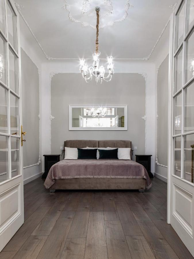 3 Room Apartments , Rohatyntsyv Street إلفيف المظهر الخارجي الصورة
